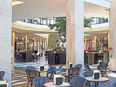 Mall Lobby Download Jigsaw Puzzle
