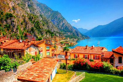 Limone, Italy Download Jigsaw Puzzle