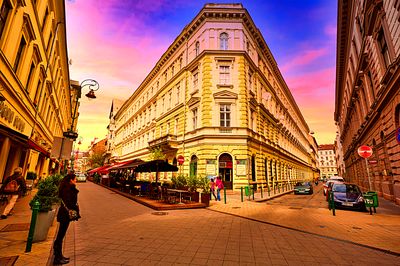 Street, Budapest Download Jigsaw Puzzle