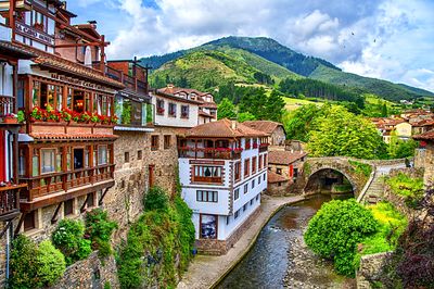 River, Spain Download Jigsaw Puzzle