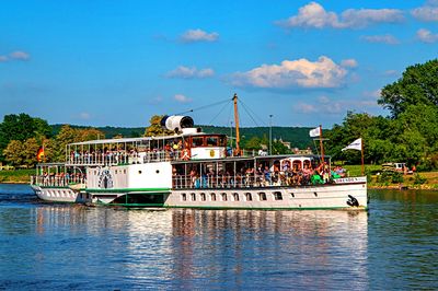 Tour Boat Download Jigsaw Puzzle