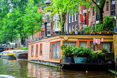 Houseboat, Amsterdam Download Jigsaw Puzzle