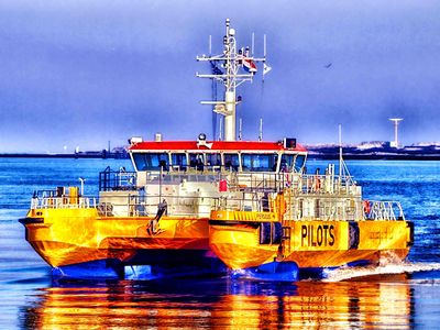 Pilot Boat Download Jigsaw Puzzle