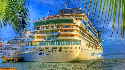 Cruise Ship Download Jigsaw Puzzle