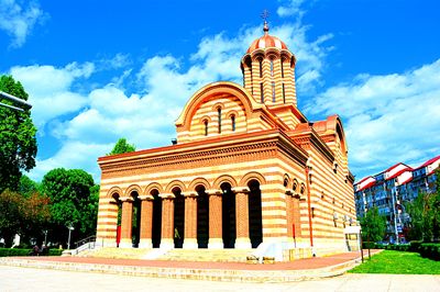 Church, Romania Download Jigsaw Puzzle