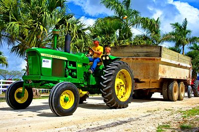 Tractor, Belize Download Jigsaw Puzzle