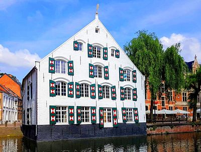 Building, Belgium Download Jigsaw Puzzle