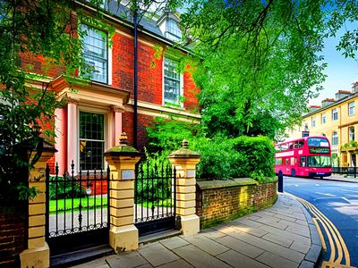 House, London Jigsaw Puzzle