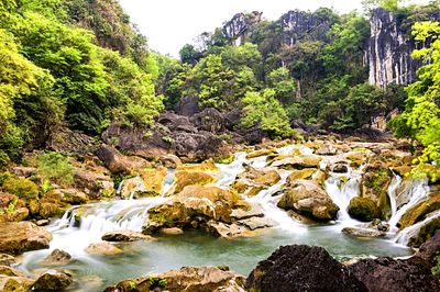 Rocky Stream Download Jigsaw Puzzle