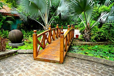 Garden Footbridge Download Jigsaw Puzzle