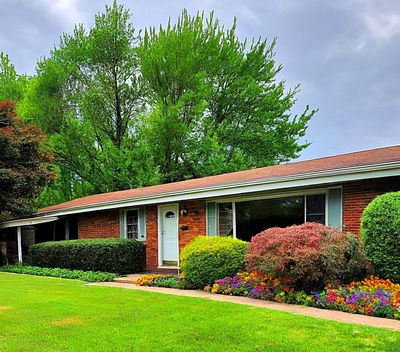 1950s Suburban House Download Jigsaw Puzzle