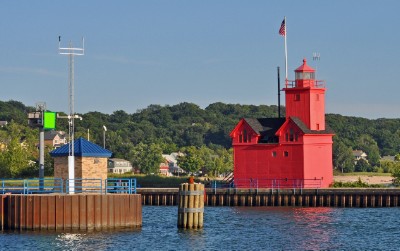 Holland Harbor Lighthouse Download Jigsaw Puzzle