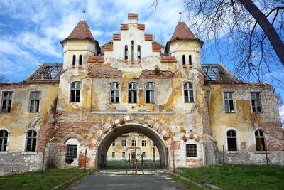 Castle, Hungary Download Jigsaw Puzzle